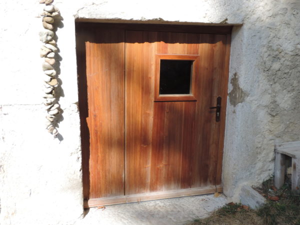 porte rustique sur mesure en Chartreuse